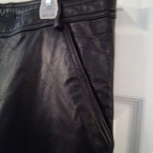 Danier Women's Black Leather Wide Leg Pants With Angled Pockets 34" Waist - Picture 9 of 12